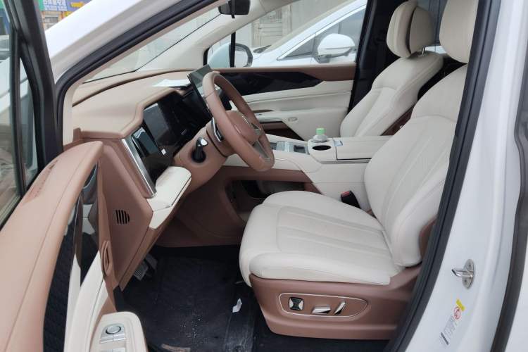 Used BYD Xia 2025 DM-i 1.5T 180km Beyond Edition
