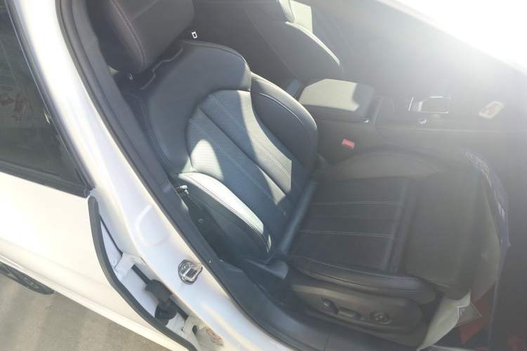 Used Audi A4L 2023 40 TFSI Luxury Dynamic Model
