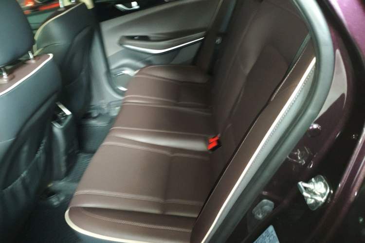 Used Changan Raeton CC 2018 1.5T Automatic Zhiya Model China V Standard
