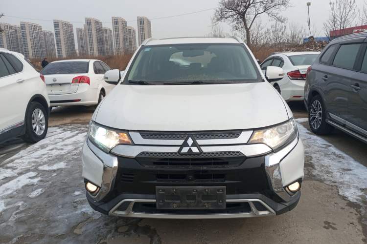 Used Mitsubishi Outlander 2019 2.0L Two-Wheel Drive Comfort Edition 5 Seats China V Standard