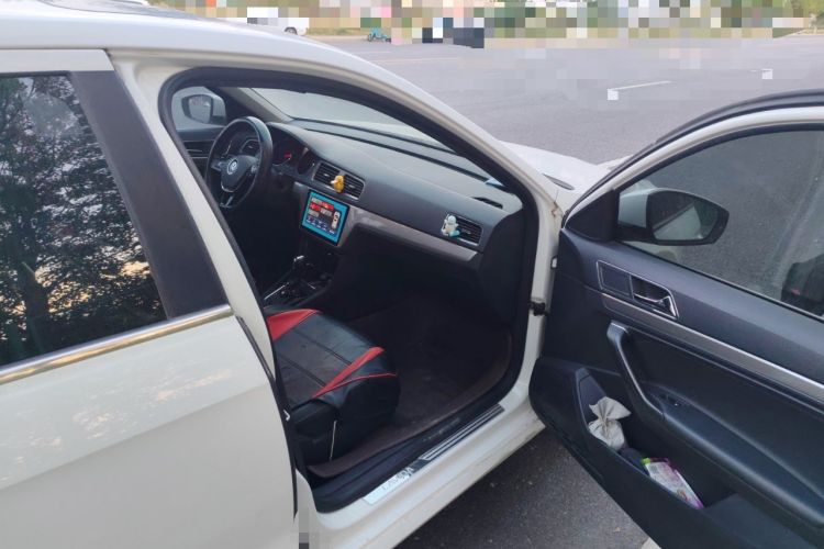 Used Volkswagen Lavida 2017 1.6L Automatic Comfort Edition
