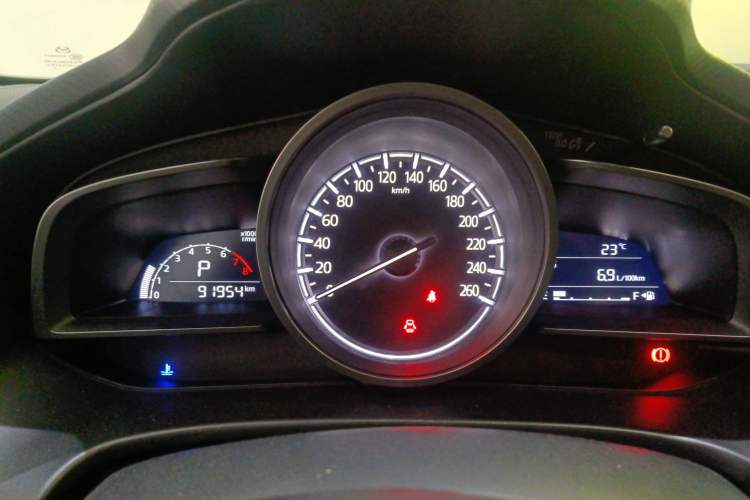 Used Mazda Mazda 3 Axela 2017 Sedan 1.5L Automatic Comfort Model Emission Standard China V
