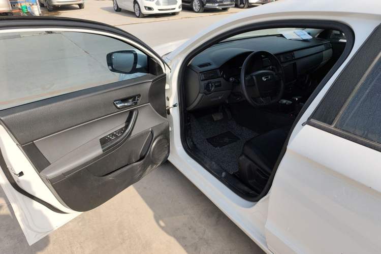 Used Qoros 3 2018 Sedan 1.6L Automatic Leading Model