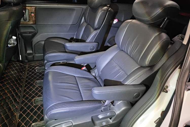 Used Honda Odyssey 2015 Revised Version 2.4L Supreme Edition