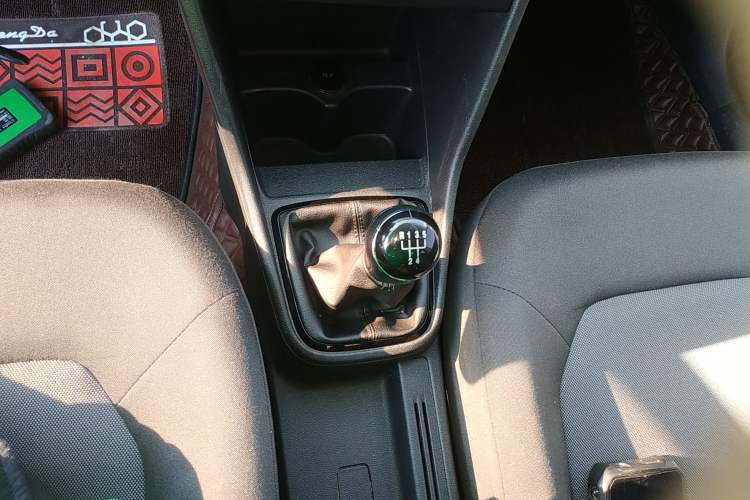 Used Volkswagen Jetta 2015 1.6L Manual Fashion Edition