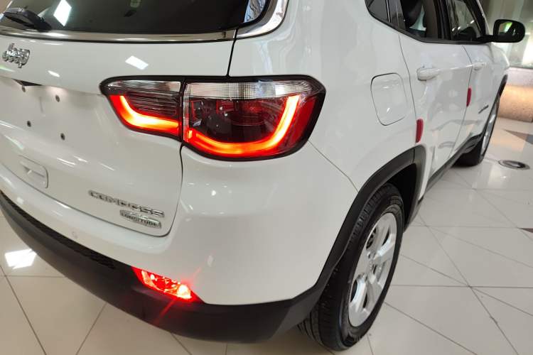 Used  Compass 2017 200T Automatic Family Edition
