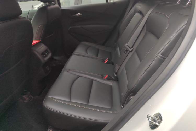 Used Chevrolet Equinox 2019 535T Automatic YuJie Edition China VI
