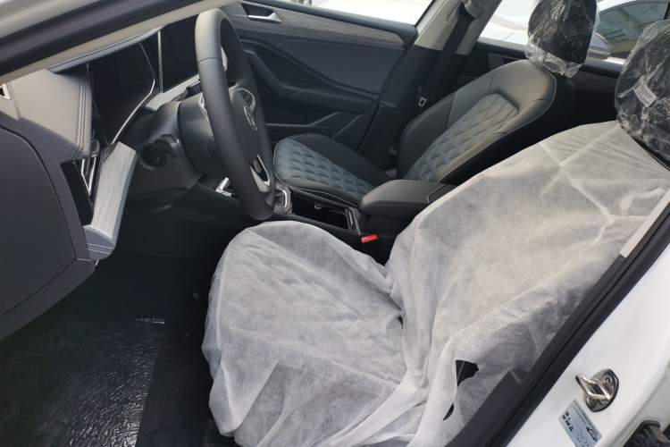 Used Volkswagen Sagitar 2025 Revised Version Three 300TSI DSG Excellence Edition