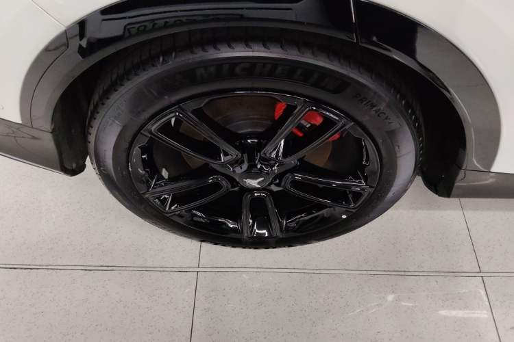 Used VOYAH FREE 2025 318 259 km All-Wheel-Drive Exploration Edition
