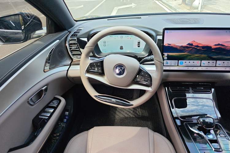 Used BYD Han 2025 DM-i 125KM Prestige Model
