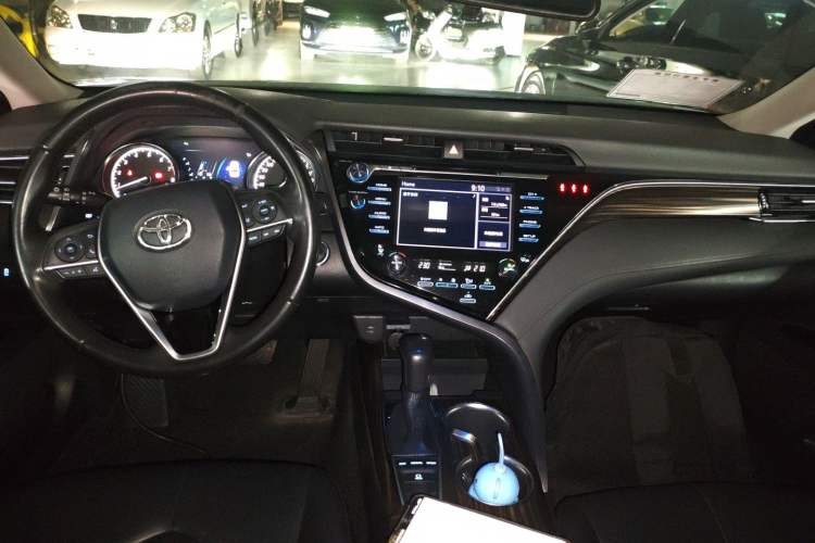 Used Toyota Camry 2018 2.5G Luxury Edition
