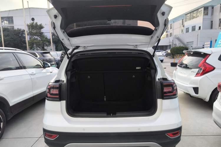 Used Volkswagen Tacqua 2021 200TSI DSG JoyConnect Edition