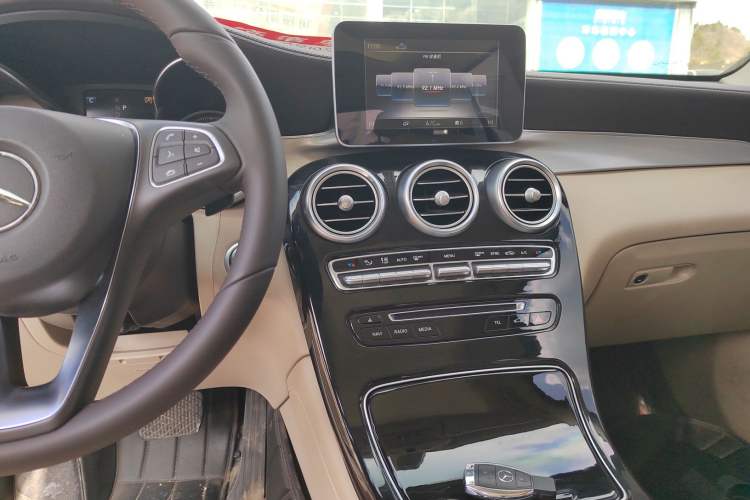 Used Mercedes-Benz GLC 2018 GLC 200 4MATIC
