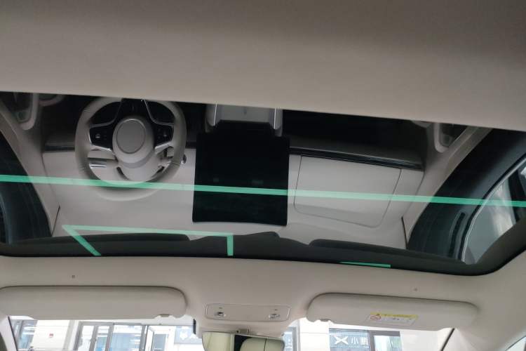 Used Hima Luxeed S7 2025 855 km Max
