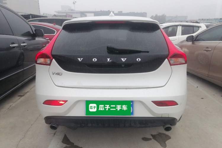Used Volvo V40 2015 1.6T Zhiyi Edition
