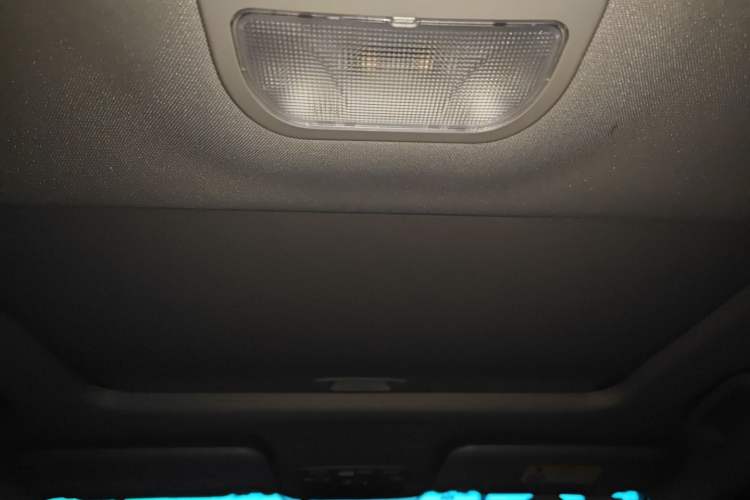 Used  Refine S3 2018 Custom Edition 1.6L CVT Luxury Smart Model
