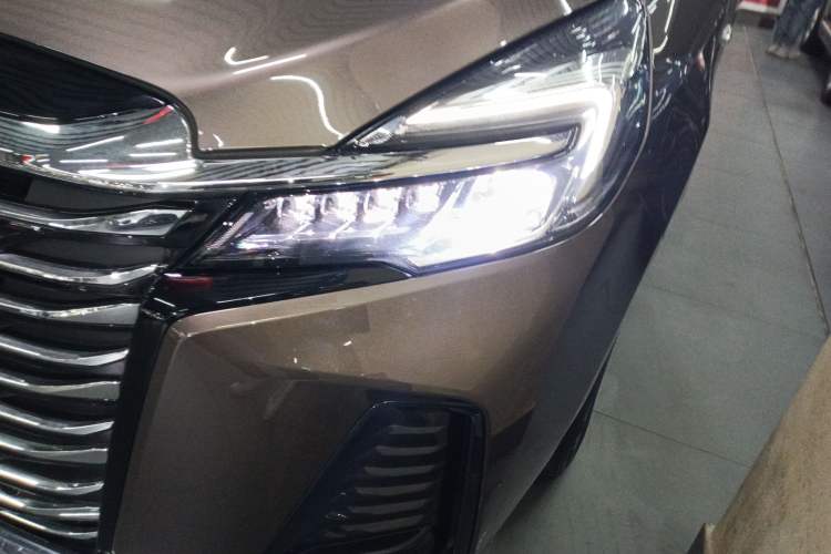 Used Buick GL8 2023 Land Executive Class 652T Luxury Model
