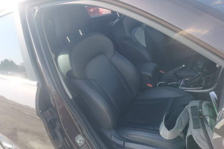 Used Haval H2 2016 Red Label 1.5T Automatic Two-Wheel Drive Elite Model
