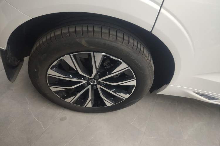 Used Volvo XC60 2024 B5 4x4 Smart Luxury Edition