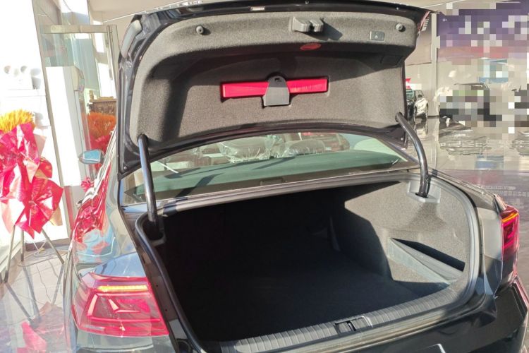 Used Volkswagen Magotan 2025 Zhongxiang Version 280TSI DSG Comfort Edition
