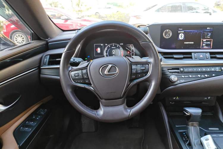 Used Lexus ES 2020 200 Excellence Edition