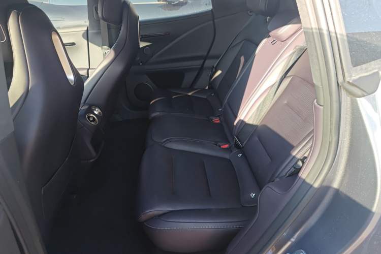 Used  07 2024 Max Extended-Range Edition