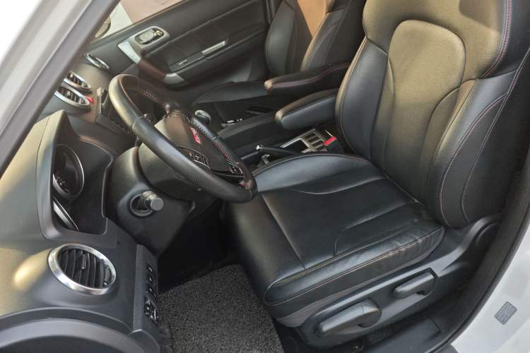 Used Haval H6 2015 Upgraded Model 1.5T Manual Two-Wheel Drive Elite Version