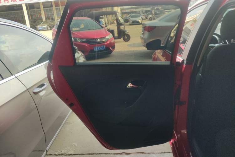 Used Volkswagen Polo 2016 1.6L Automatic Comfort Model
