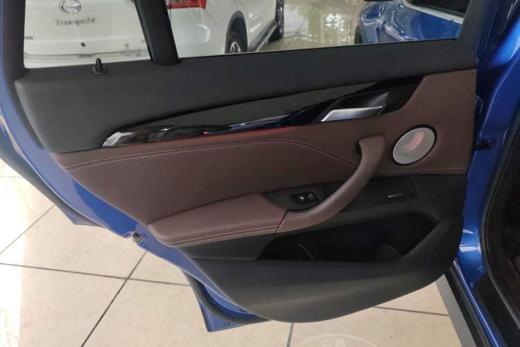 Used BMW X1 2020 sDrive25Li Leading Model
