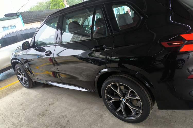 Used BMW X5 2023 xDrive 30Li Luxury M Sport Night Edition Package
