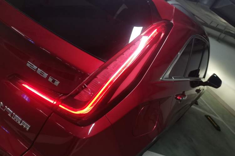 Used Cadillac XT4 2021 28T Two-Wheel Drive Leading Version
