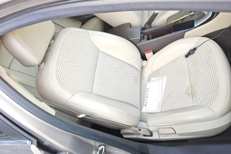 Used Buick Regal 2014 2.0L Leading Fashion Edition