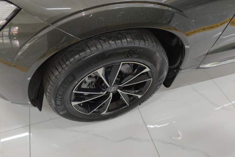 Used Volvo XC60 2022 B5 4x4 Zhiyi Luxury Edition
