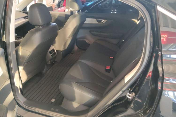 Used Hongqi E-QM5 2024 610 km PLUS
