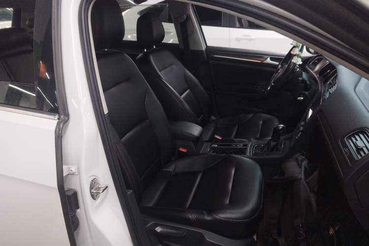 Used Volkswagen Golf 2016 1.6L Automatic Comfort Model
