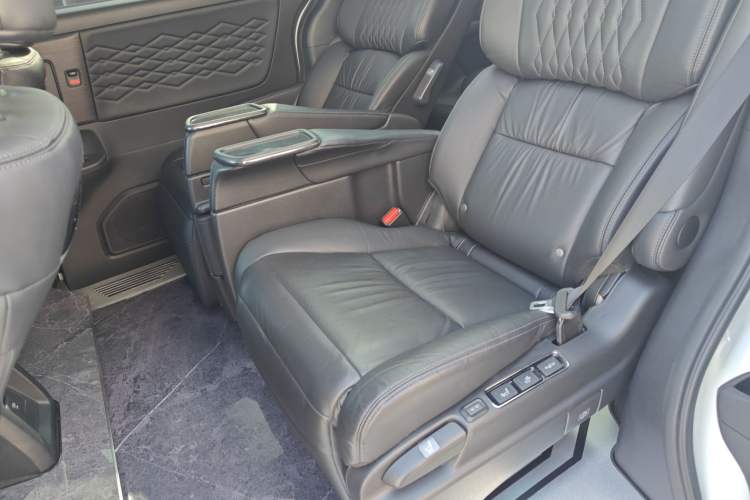 Used Honda Elysion 2022 2.0L eHEV Luxury First Edition
