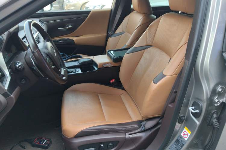 Used Lexus ES 2018 300h Premier Edition China V Standard