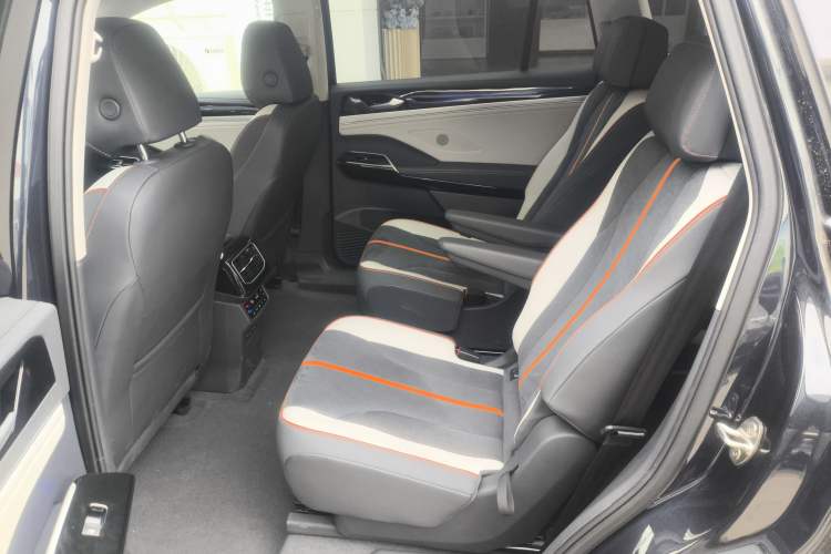 Used Volkswagen ID.6 CROZZ 2022 Long-Range PRO Edition
