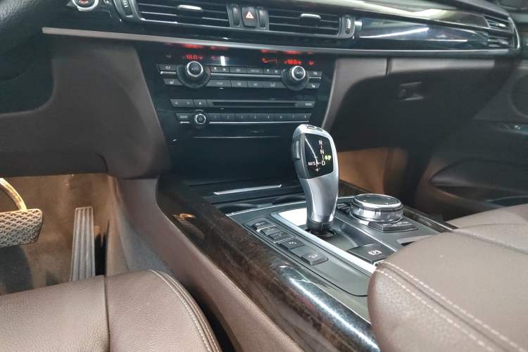 Used BMW X5 2015 xDrive28i
