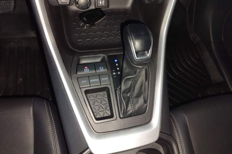 Used Toyota Wildlander 2022 2.0L CVT Two-Wheel Drive Luxury Edition
