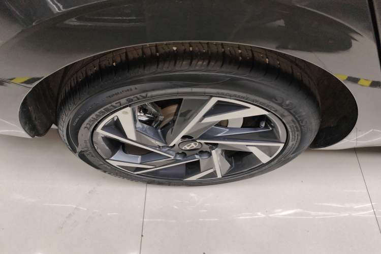 Used Hyundai Elantra 2023 1.5L CVT LUX Prestige Edition