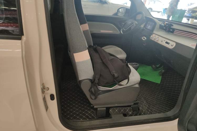 Used Wuling Hongguang MINIEV 2022 Macaron Premium Model – Lithium Iron Phosphate
