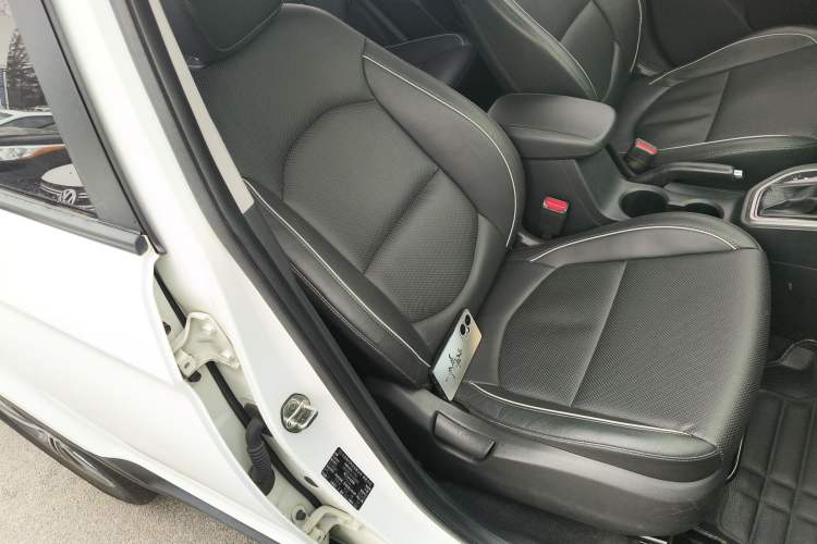 Used Hyundai ix25 2015 1.6L Automatic Two-Wheel Drive Smart GLS Trim