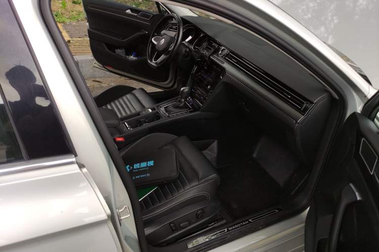 Used Volkswagen Magotan 2020 330TSI DSG Leading Model
