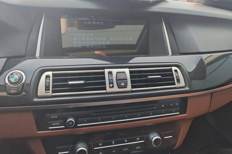 Used BMW 5 Series 2014 520Li Elegant Model
