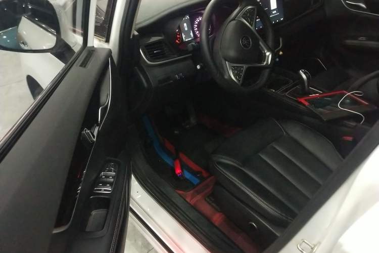 Used BYD Song MAX 2019 1.5T Automatic SmartConnect ZhiLian RuiDong Edition with 6 Seats China VI Standard
