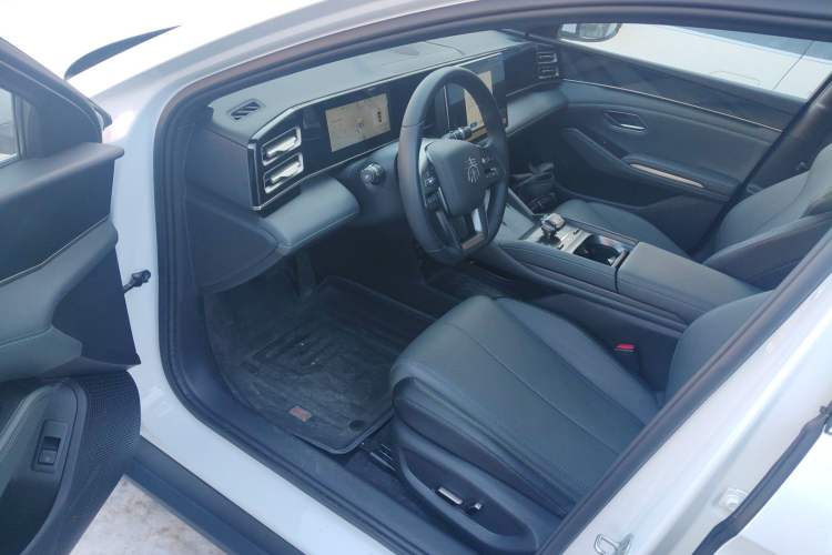 Used BYD Qin L 2025 DM-i Smart Drive 120KM Superior Model