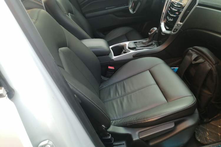 Used Cadillac SRX 2015 3.0L Comfort Version
