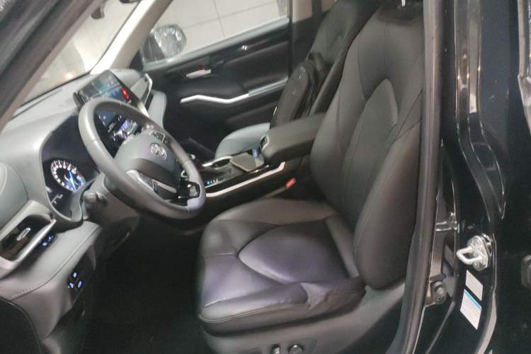 Used Toyota Highlander 2022 Dual-Engine 2.5L Four-Wheel Drive Prestige Version 7 Seats
