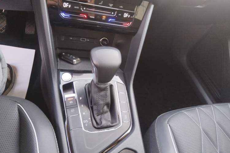 Used Volkswagen Tiguan L 2022 330TSI Automatic Two-Wheel Drive Smart Edition
